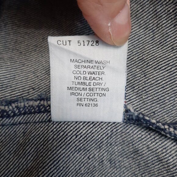 Vintage Guess Women's Blue Denim Jacket Made in USA Size: S - Picture 7 of 9